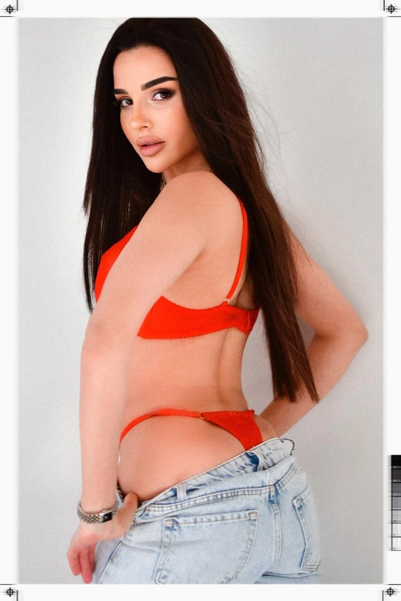Adelina escort in Dubai