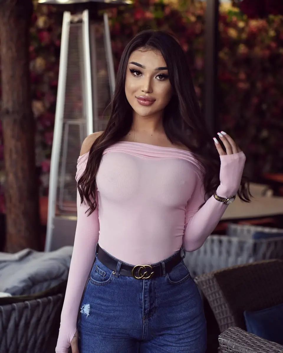 Samona escort in Dubai